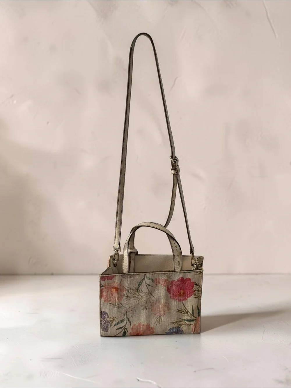 Kate Spade New York Thompson Street Sam floral print linen small satchel bag